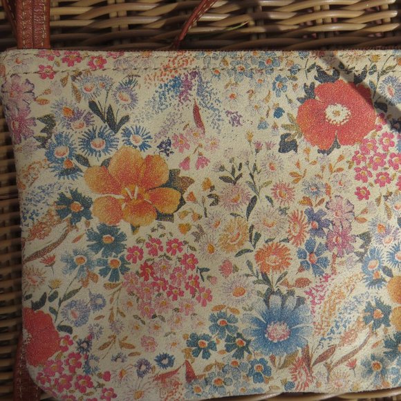 Firenz Moda flowered Italian leather small crossbody bag, nwot - Picture 4 of 5